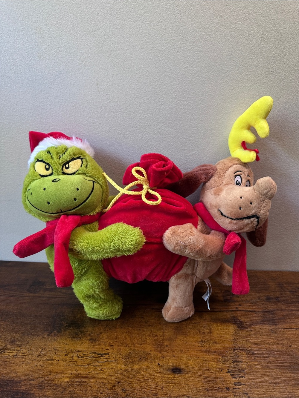 Grinch Max Animated Plush Singing Walking Moving Toy Sack Christmas Ruz Dr Seuss